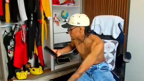 Snapshot of yandi_hot chatting on February 5, 1:49 pm yandi_hot online show from February 5, 1:49 pm