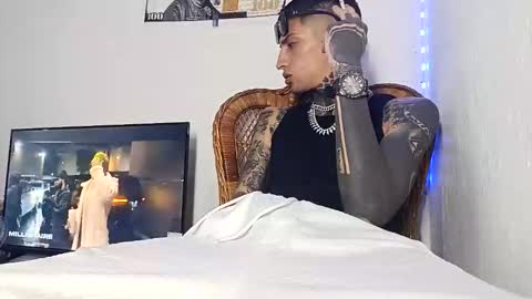 Snapshot of yanfranko420 chatting on February 13, 4:30 am Yan online show from February 13, 4:30 am