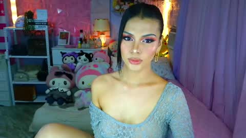 YANG AUDREY LONE online show from April 7, 2:01 am