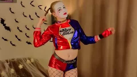 Kate online show from November 1, 2:08 pm