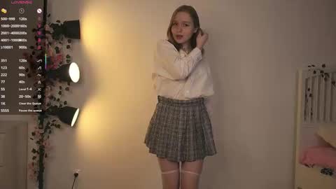 Kate online show from March 6, 2:24 pm