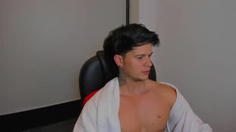 new here online show from December 3, 1:02 am