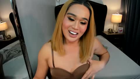 Allisonn online show from December 13, 7:04 am