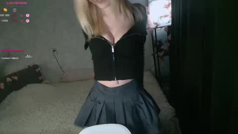 Snapshot of yape_anne chatting on March 11, 3:18 pm Anny online show from March 11, 3:18 pm