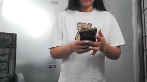 Snapshot of yaraxcox chatting on June 6, 3:33 am Yara online show from June 6, 3:33 am