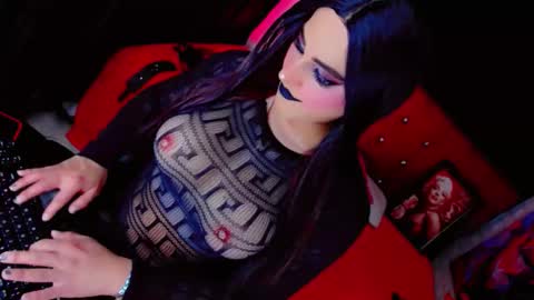 Snapshot of yarethrousss chatting on January 15, 7:24 am yarethrousss online show from January 15, 7:24 am