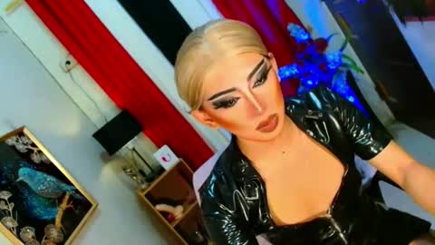 miss yasii online show from November 19, 5:46 pm