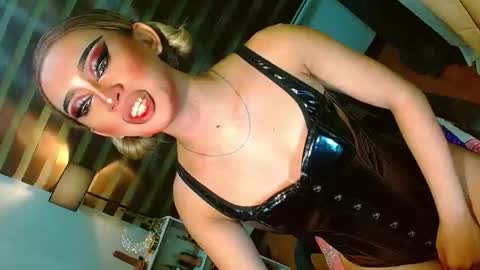 miss yasii online show from May 7, 1:49 pm