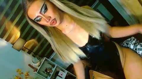 miss yasii online show from May 11, 5:21 pm