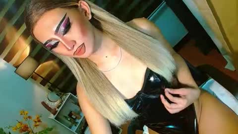 miss yasii online show from May 12, 2:36 pm