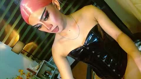 miss yasii online show from May 18, 12:44 pm