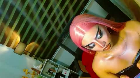 miss yasii online show from May 20, 2:45 pm