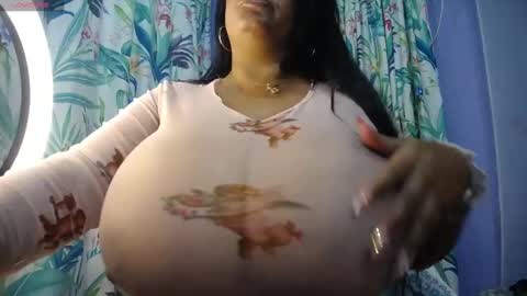 Yasmin online show from January 5, 1:04 pm