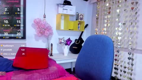 Snapshot of yasmin_goldenst chatting on December 4, 10:41 pm Yasemin online show from December 4, 10:41 pm