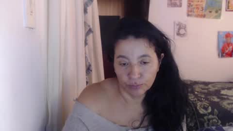 Snapshot of yasmin_love85 chatting on February 26, 4:56 pm yasmin_love85 online show from February 26, 4:56 pm