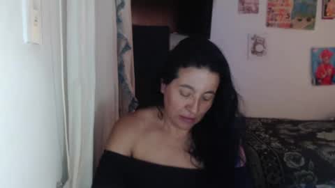 Snapshot of yasmin_love85 chatting on February 28, 6:09 pm yasmin_love85 online show from February 28, 6:09 pm