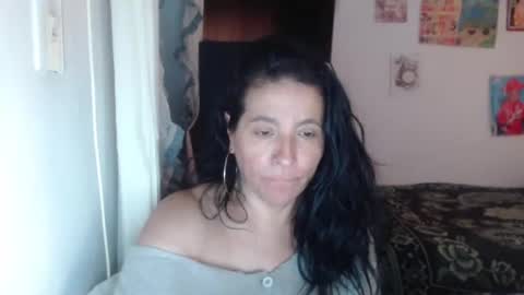 Snapshot of yasmin_love85 chatting on March 10, 7:18 pm yasmin_love85 online show from March 10, 7:18 pm