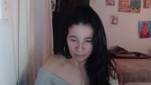 Snapshot of yasmin_love85 chatting on October 21, 3:57 pm yasmin_love85 online show from October 21, 3:57 pm