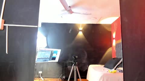 YAYA online show from March 27, 5:24 am