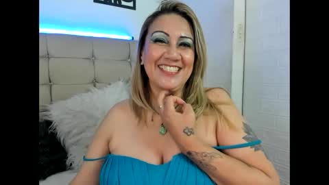 Snapshot of yayita_mature chatting on November 11, 2:50 pm yayita online show from November 11, 2:50 pm