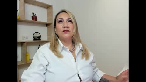 Snapshot of yayita_mature chatting on November 25, 2:06 pm yayita online show from November 25, 2:06 pm