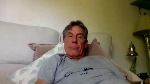 yeah_baby6988 online show from April 15, 11:38 pm