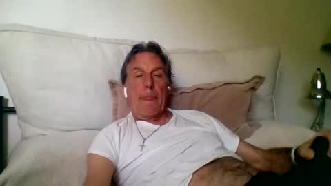 yeah_baby6988 online show from June 12, 1:15 am