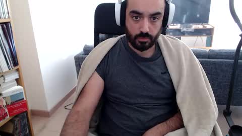 yeeaahoo online show from November 18, 8:19 am