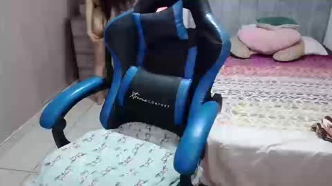 Snapshot of yeibles_hana2 chatting on October 17, 12:47 am yeibles_hana2 online show from October 17, 12:47 am