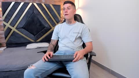 YEIKO ROMERO online show from February 8, 5:29 pm