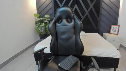 YEIKO ROMERO online show from February 12, 11:41 pm