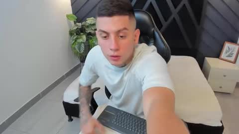 YEIKO ROMERO online show from February 14, 5:36 pm