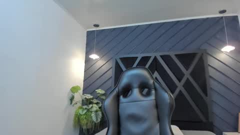 YEIKO ROMERO online show from February 27, 5:36 pm