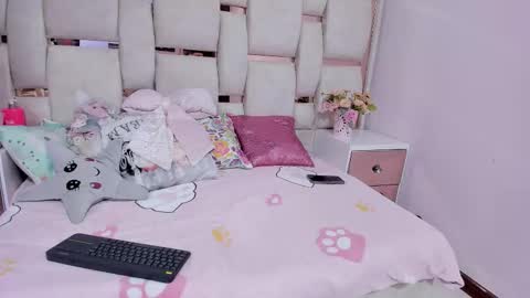 Yeins online show from November 21, 11:09 am