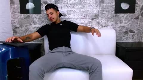 Yeison online show from November 1, 10:39 am