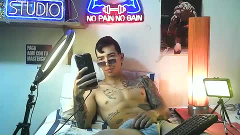 yeisoncastellanos1999 online show from October 11, 2:26 pm