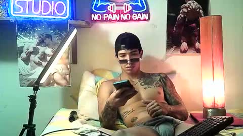 yeisoncastellanos1999 online show from November 11, 11:38 pm