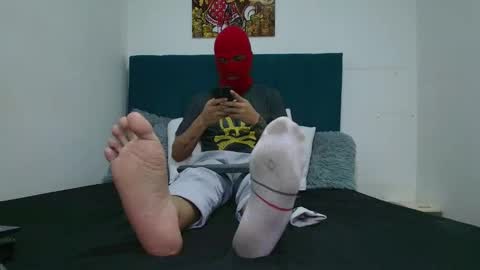 yeisongomezz online show from November 22, 11:59 pm