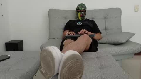 yeisongomezz online show from July 6, 8:11 pm