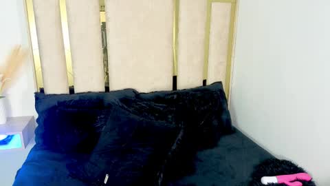 Yeli Amber online show from April 21, 2:51 am