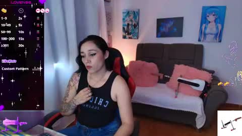Snapshot of yeliana_sexy chatting on June 10, 6:29 pm Valery online show from June 10, 6:29 pm