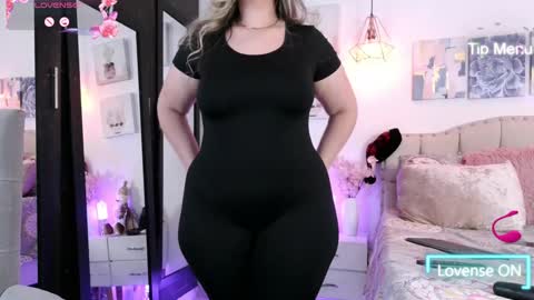 yellow_lily online show from December 4, 2:26 pm