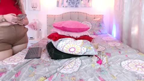 yellow_lily online show from March 4, 9:00 pm