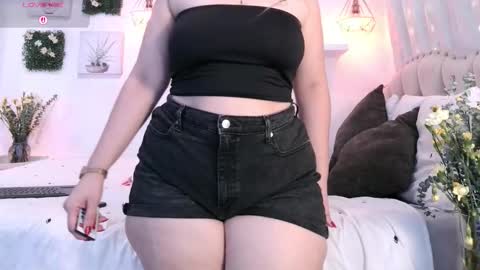 yellow_lily online show from September 17, 2:08 pm