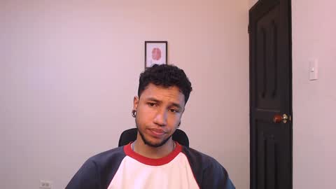 Snapshot of yerfon_s1 chatting on December 24, 1:38 am Yeff ind. model online show from December 24, 1:38 am