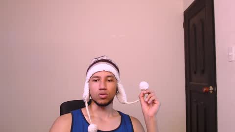 Snapshot of yerfon_s1 chatting on December 28, 6:29 pm Yeff ind. model online show from December 28, 6:29 pm