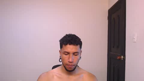 Snapshot of yerfon_s1 chatting on January 4, 12:48 am Yeff ind. model online show from January 4, 12:48 am