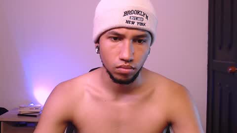 Snapshot of yerfon_s1 chatting on January 10, 12:59 am Yeff ind. model online show from January 10, 12:59 am