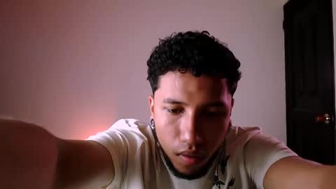 Snapshot of yerfon_s1 chatting on February 14, 12:09 am Yeff ind. model online show from February 14, 12:09 am