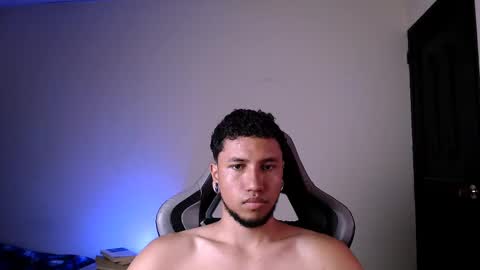 Snapshot of yerfon_s1 chatting on March 1, 3:53 am Yeff ind. model online show from March 1, 3:53 am